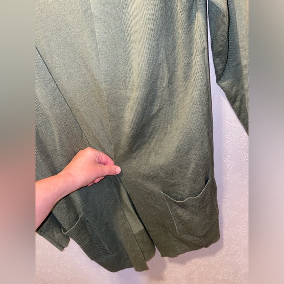 Gap | Cardigan Sweater - Picture 3 of 5